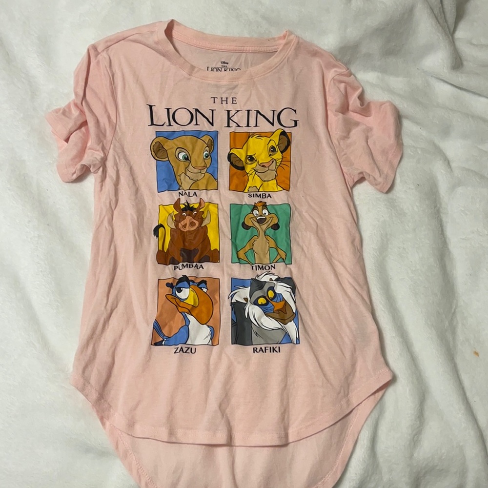 Lion king shirt, it’s a size M (7-8)